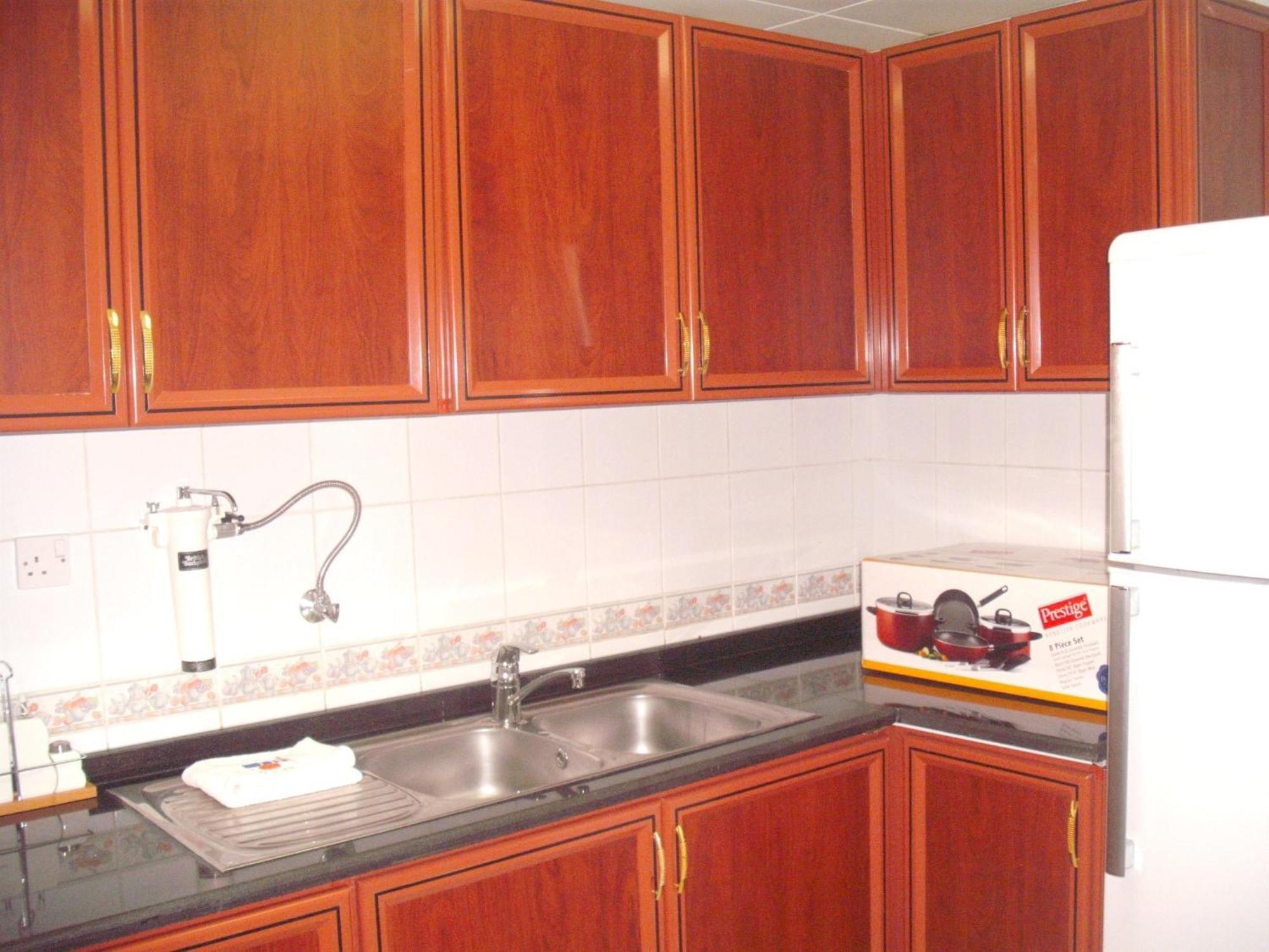 Abu Dhabi Plaza Hotel Apartments Ngoại thất bức ảnh