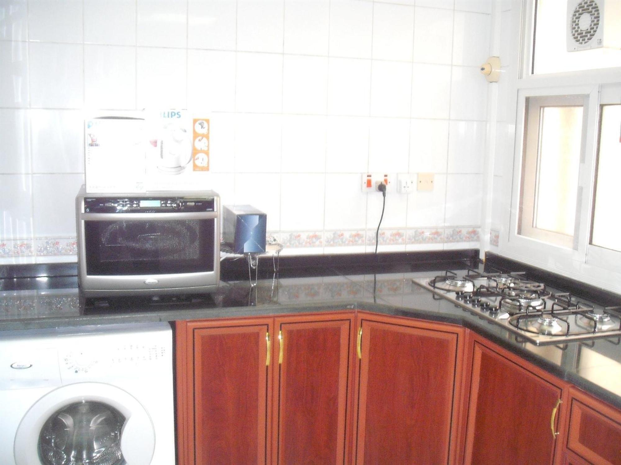 Abu Dhabi Plaza Hotel Apartments Ngoại thất bức ảnh