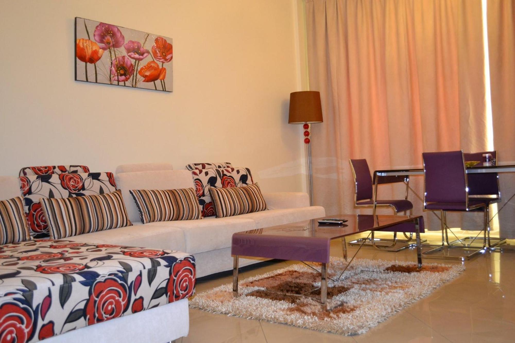 Abu Dhabi Plaza Hotel Apartments Ngoại thất bức ảnh