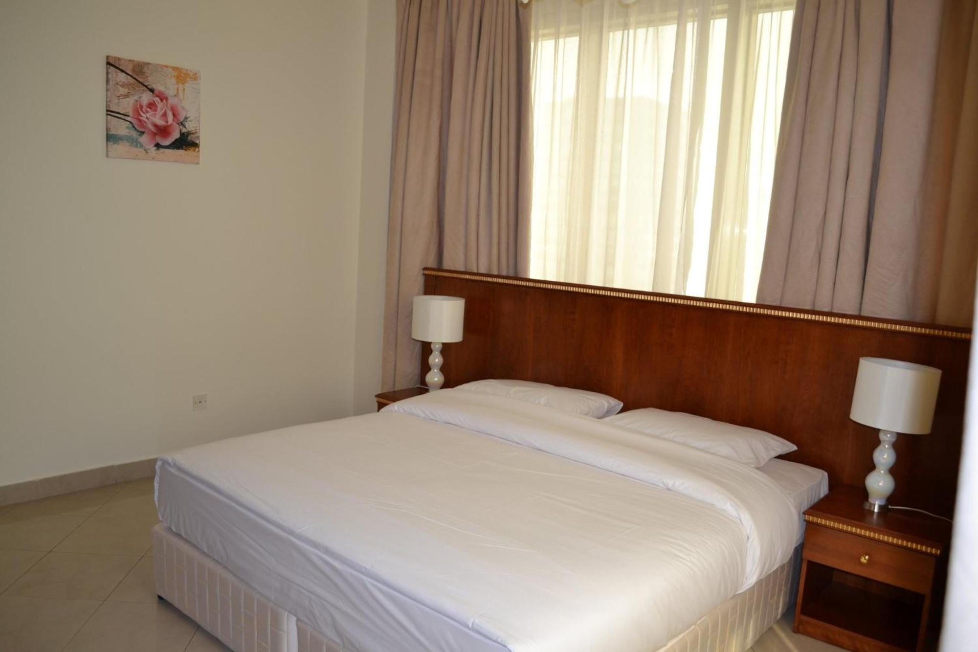 Abu Dhabi Plaza Hotel Apartments Ngoại thất bức ảnh