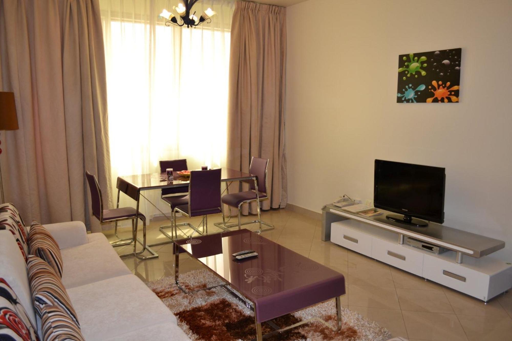 Abu Dhabi Plaza Hotel Apartments Ngoại thất bức ảnh