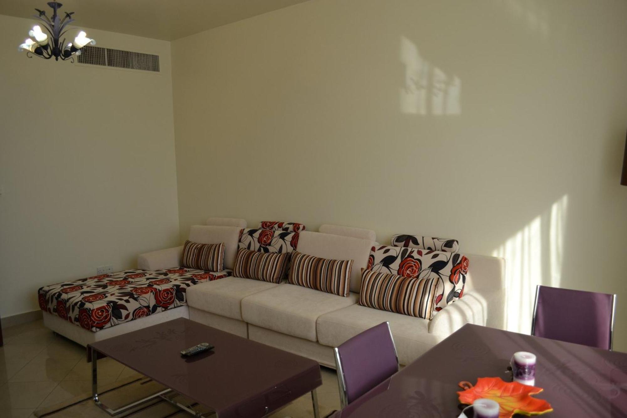 Abu Dhabi Plaza Hotel Apartments Ngoại thất bức ảnh