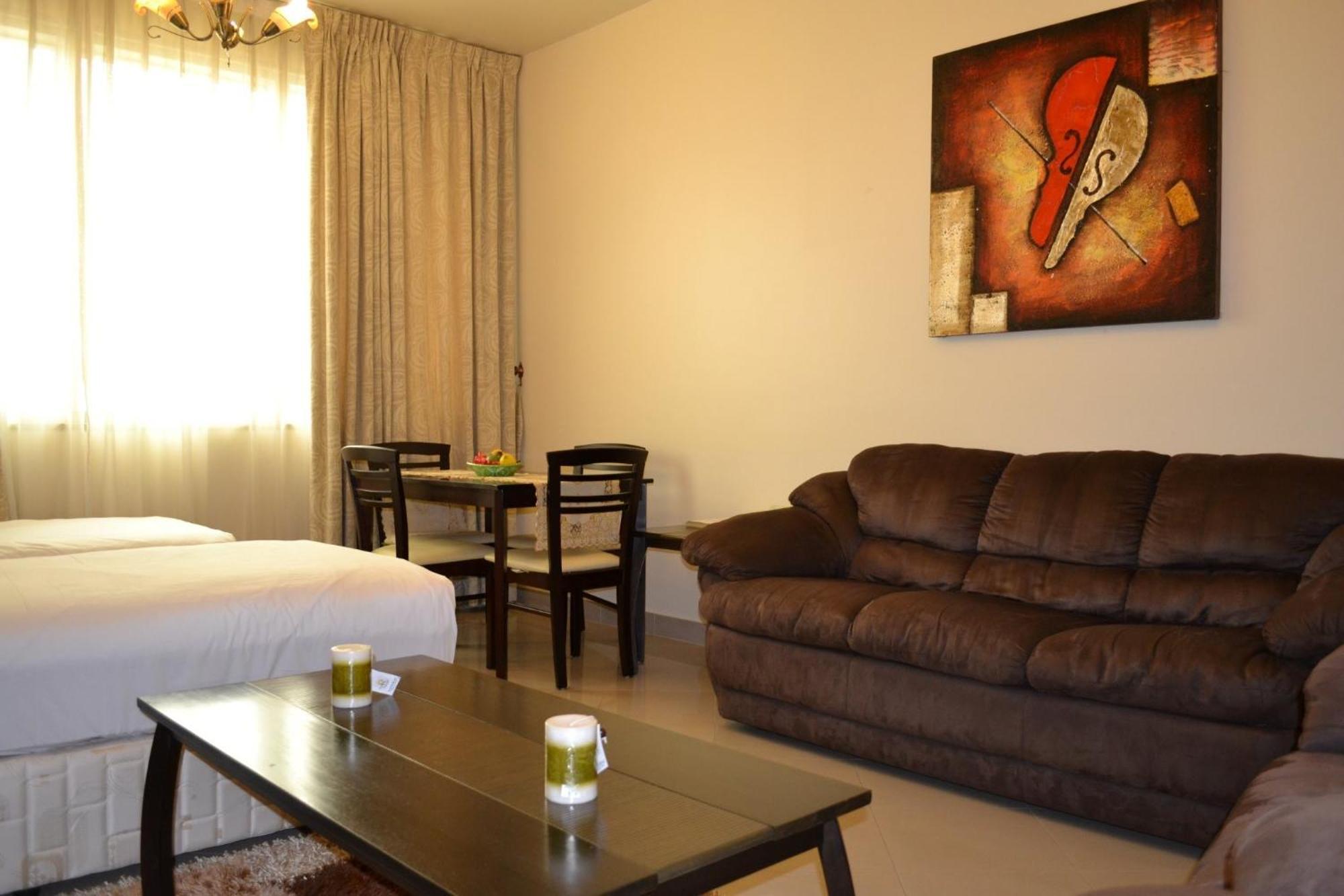Abu Dhabi Plaza Hotel Apartments Ngoại thất bức ảnh