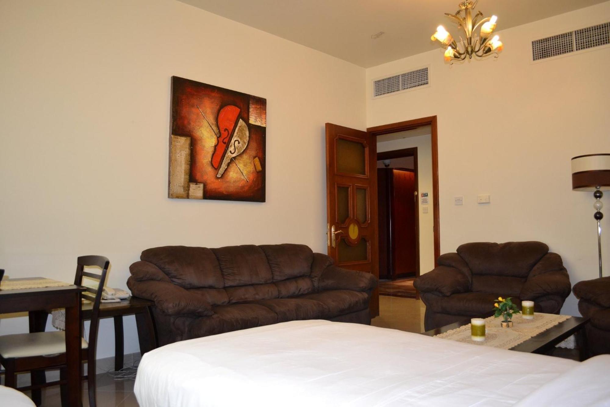 Abu Dhabi Plaza Hotel Apartments Ngoại thất bức ảnh