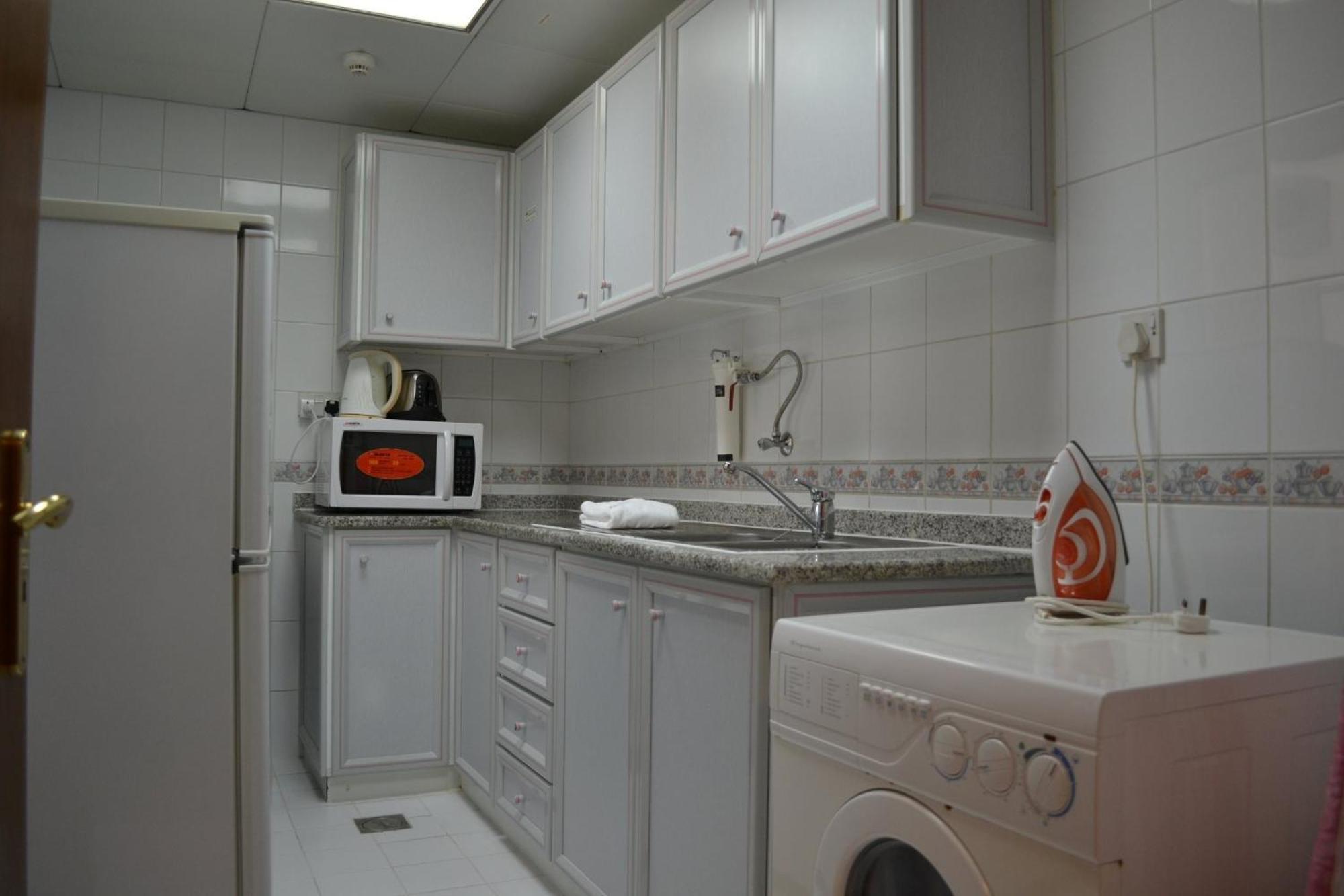 Abu Dhabi Plaza Hotel Apartments Ngoại thất bức ảnh
